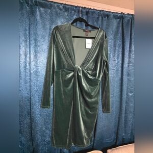 Forever 21 Elegant Green Velvet Dress